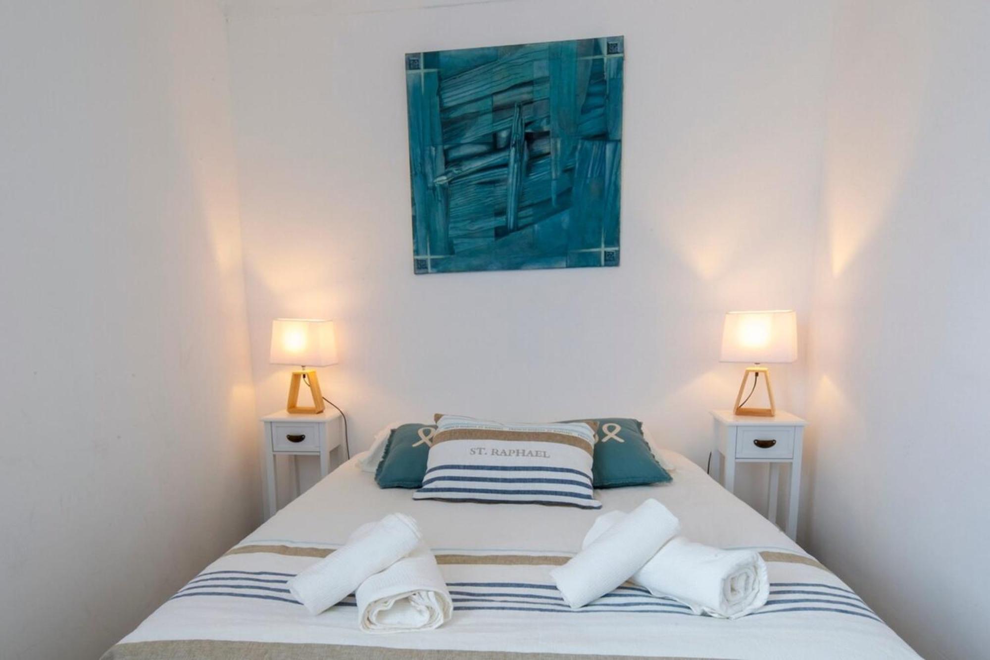 Апартаменты 06M - Old Antibes Beautiful Duplex Terrace With Sea View Экстерьер фото